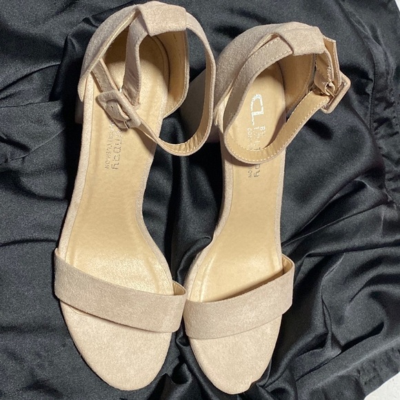 CL by Laundry Shoes - CL by Laundry Sandals. Nude Size 7 1/2